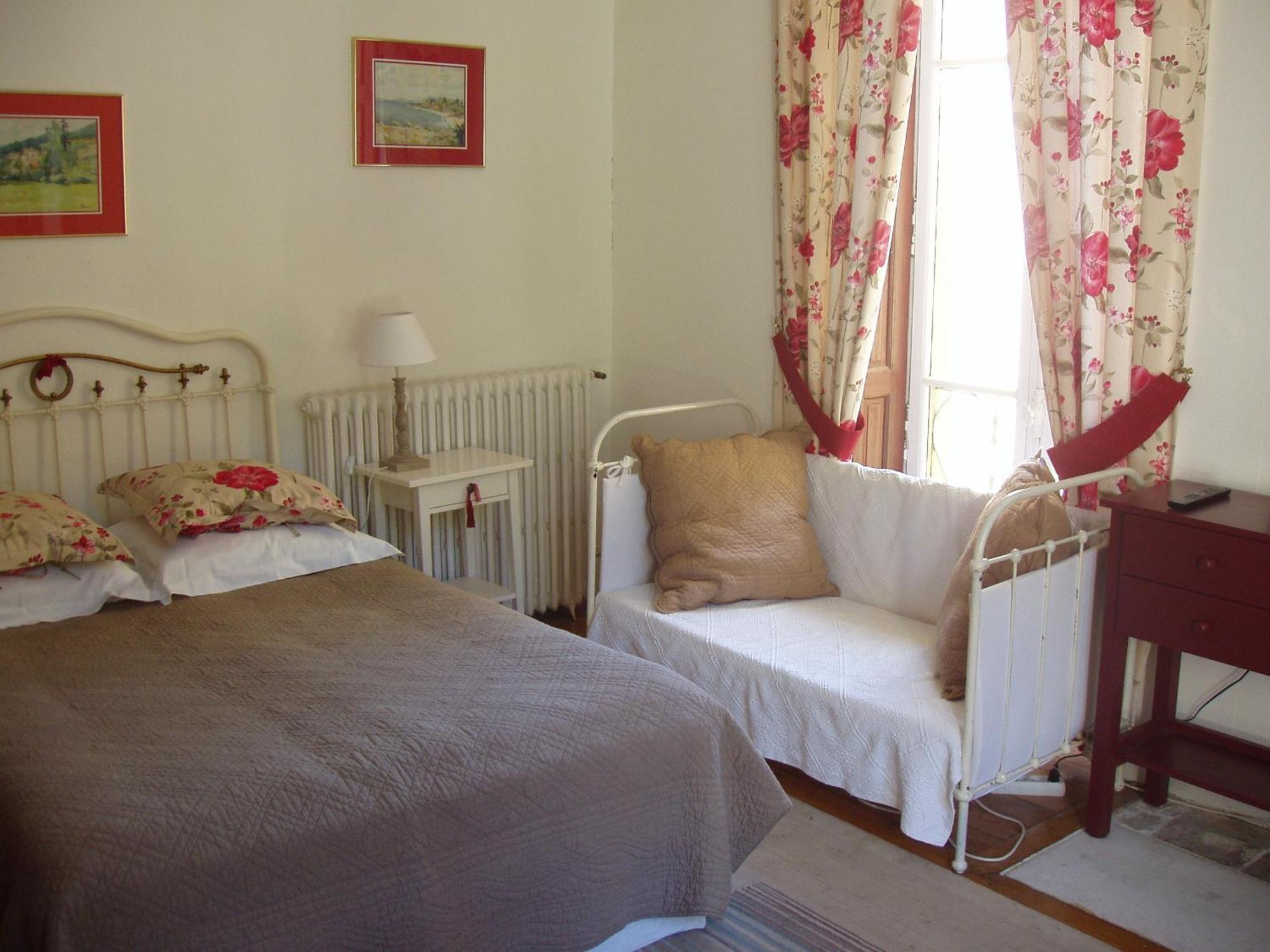 Bed and Breakfast Castel De La Pique Bagnères-de-Luchon Exterior foto